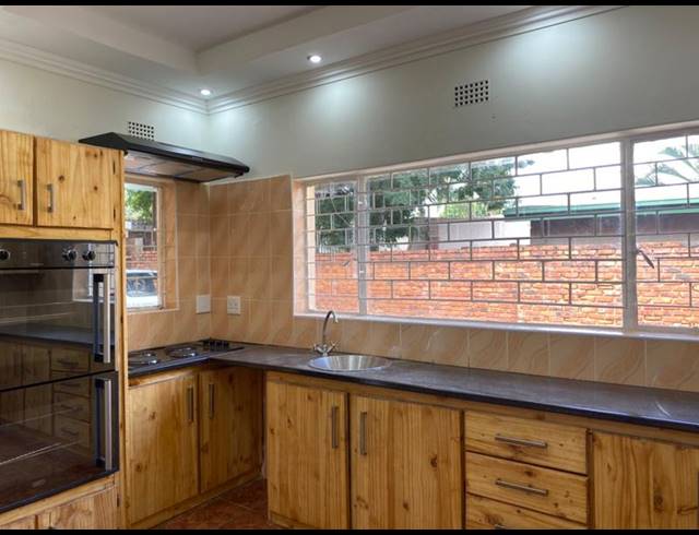 3 BEDROOM PROPERTY TO RENT IN CHROOM PARK